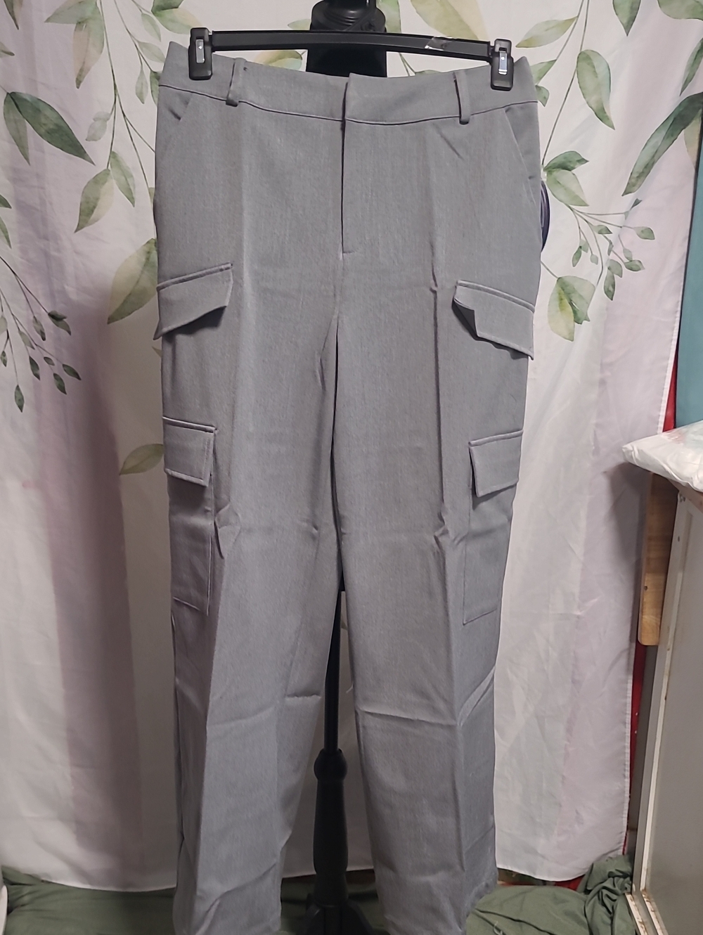 Women's Gray Cargo Trousers - Sleek Utility Style